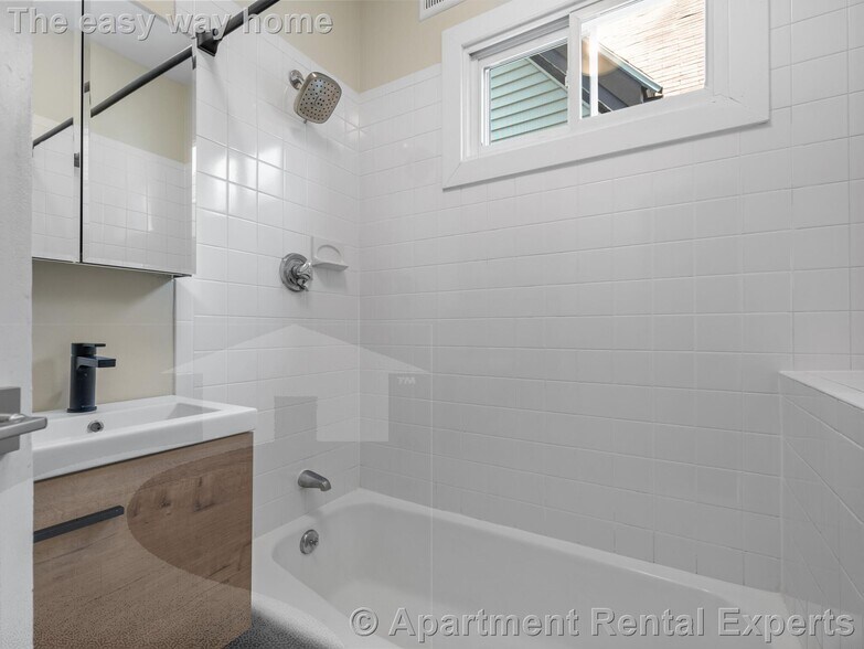 Building Photo - 57 Hawthorne St