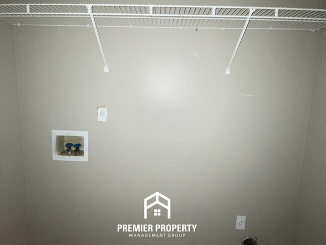 Building Photo - 5950 Chadwell Rd