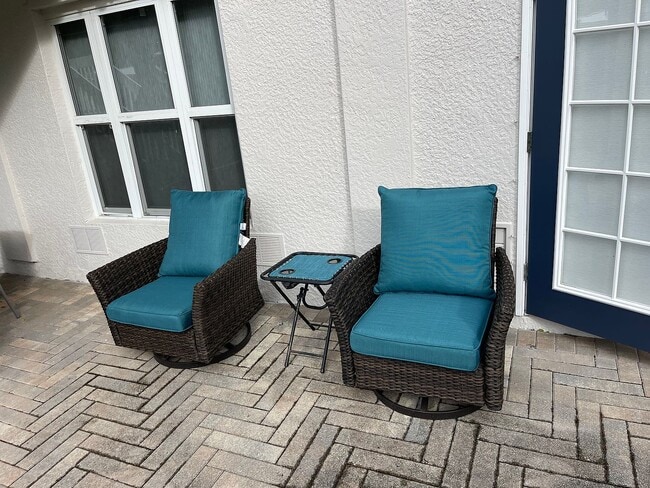 Building Photo - 1337 Center Ln