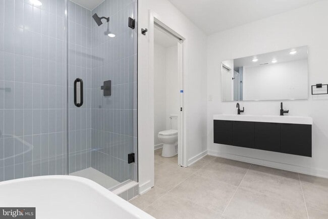 Building Photo - 1602 Locust St