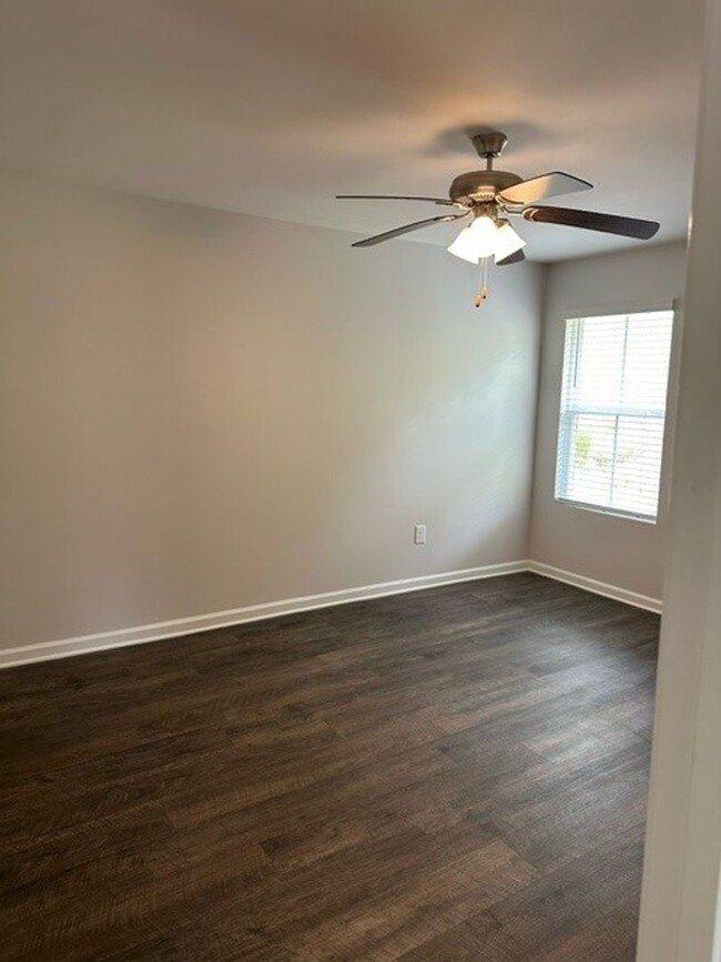 Building Photo - *Pre-leasing* Three Bedroom | Two Bathroom...