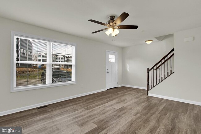 Building Photo - 10-30 Millrace Ct