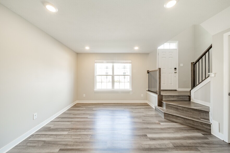 Building Photo - 3539 Brampton Ln