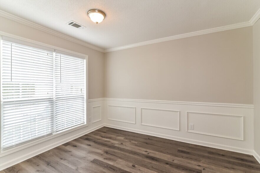 Building Photo - 422 Shoal Cir