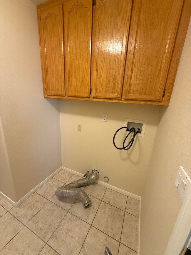 Building Photo - Beautiful Spring Valley Lake Home, 3 Bedrooms, 2 Bathrooms, New Paint