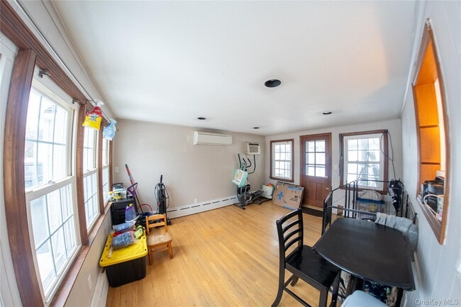 Building Photo - 2454 Columbus Ave