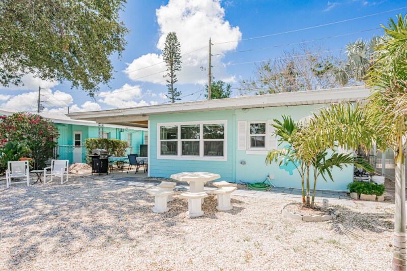 Building Photo - 14827 N Bayshore Dr