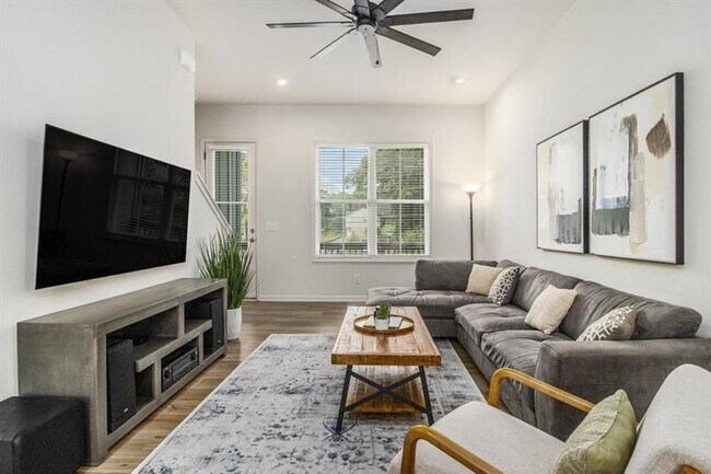 Building Photo - 2016 Bixby Byway Dr SE