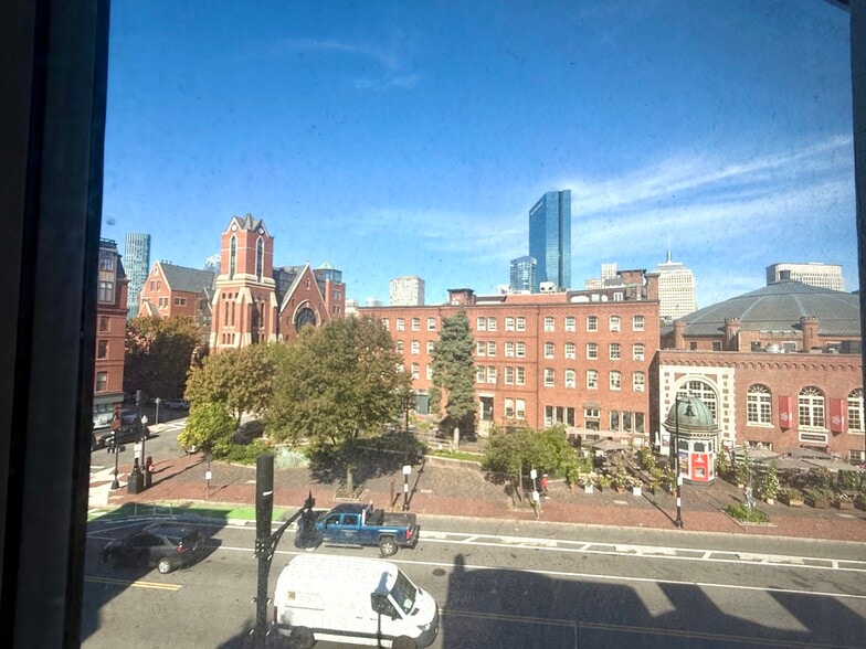 Building Photo - 550 Tremont St