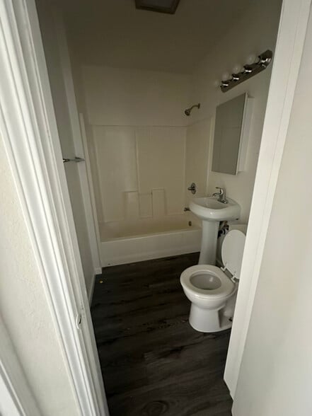 Building Photo - 241 W 89th St