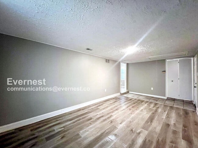 Building Photo - 6335 Southbridge Dr