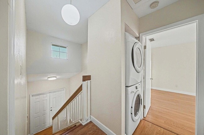 Building Photo - 5789 Woodland Point Dr