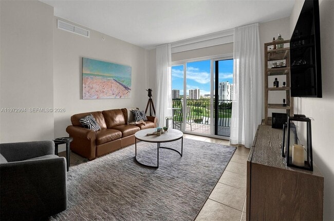 Building Photo - 20000 E Country Club Dr