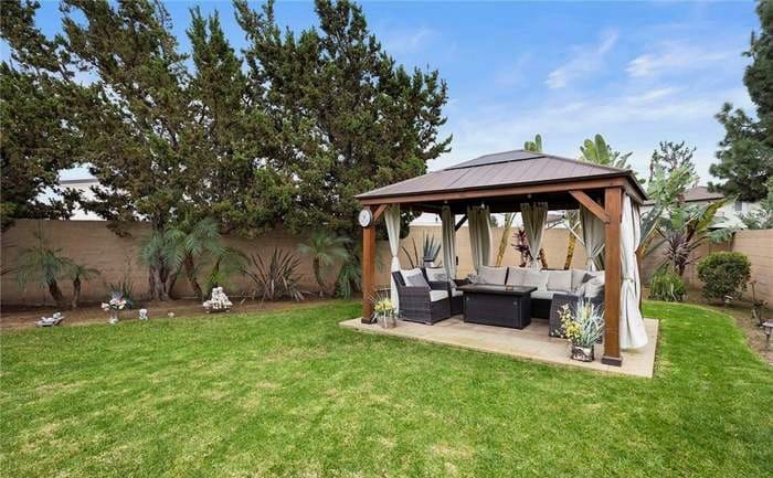 Building Photo - 404 E Riverboat Way