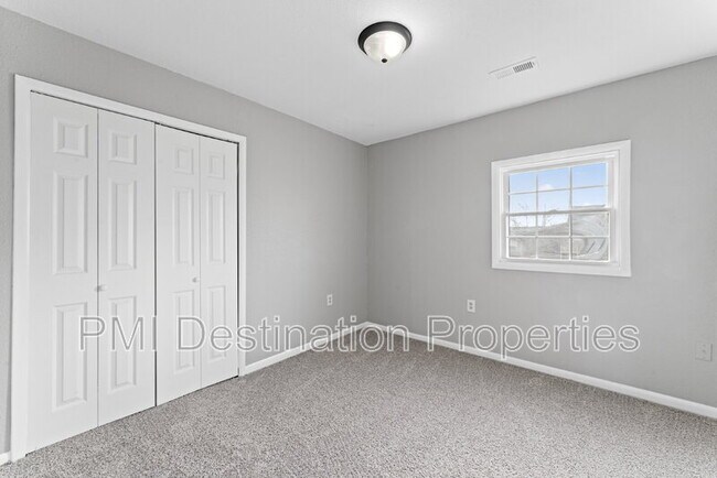 Building Photo - 304 Beech St