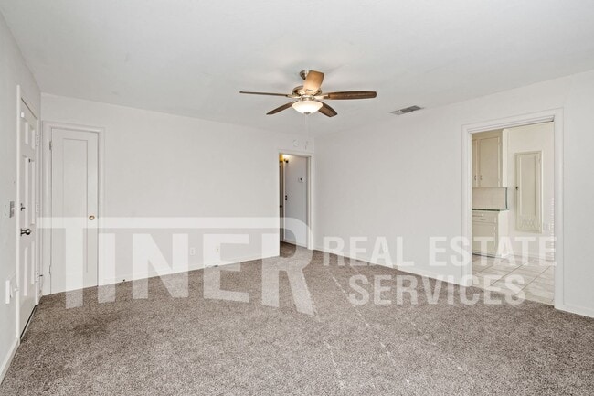 Building Photo - 208 43rd St