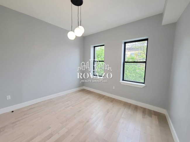 Building Photo - 179 Van Buren St