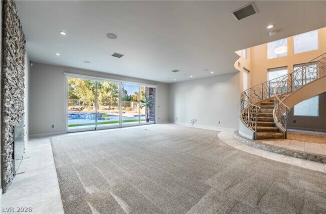 Building Photo - 980 Vegas Valley Dr