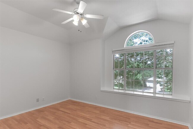 Building Photo - 16816 Dorman Dr