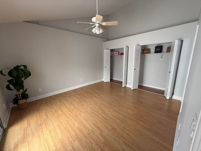 Building Photo - 1204 Timberlane Cir