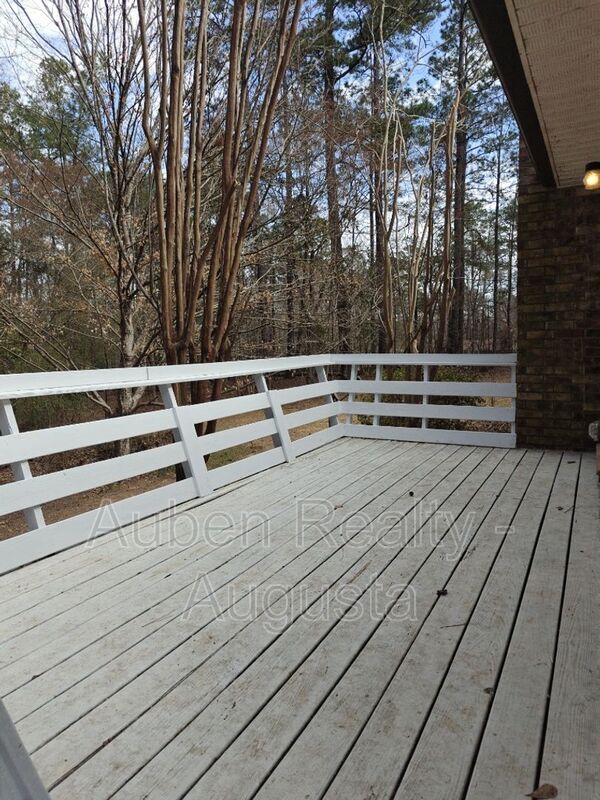 Building Photo - 5183 Fairington Dr