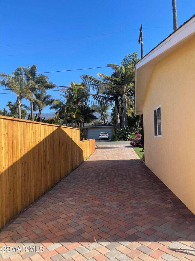 Building Photo - 5573 Calle Arena