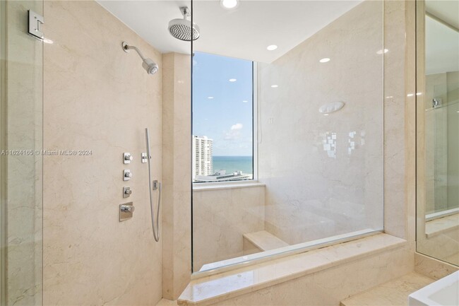 Building Photo - 150 Sunny Isles Blvd