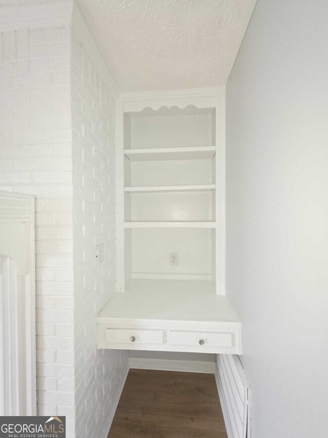 Building Photo - 131 Toby Springs Ln