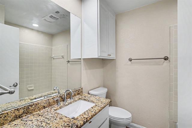 Building Photo - 2701 Whitehurst Dr