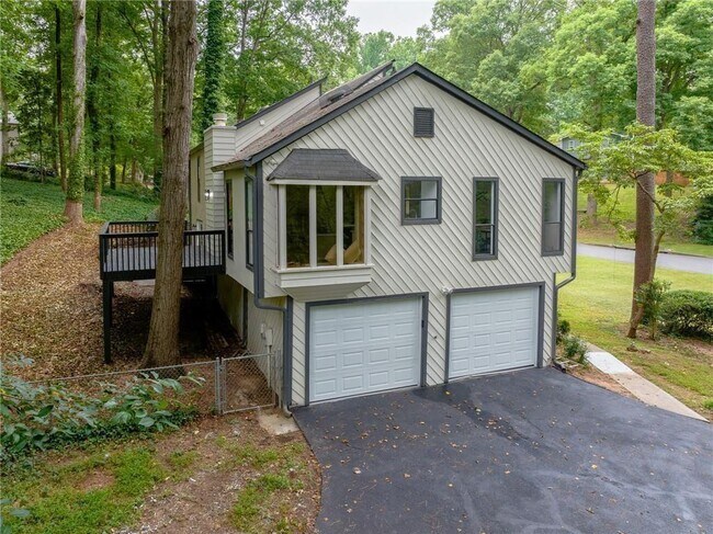 Building Photo - 2708 Spencers Trace NE