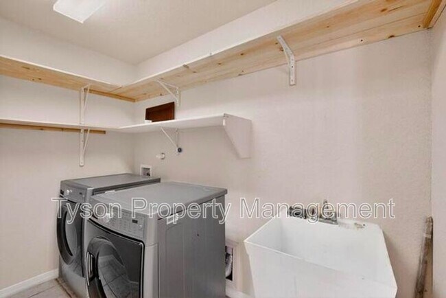 Building Photo - 8523 Waterford Pl NE