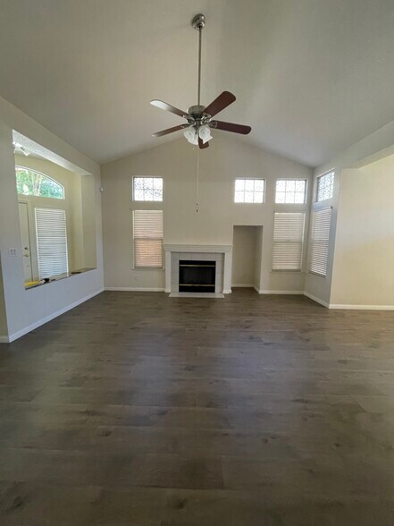 Building Photo - 4317 Escambia Ct
