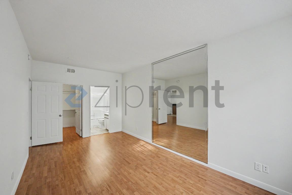Building Photo - Unit 106