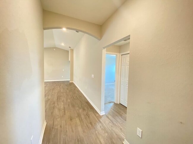 Building Photo - 188 Foxtail Loop