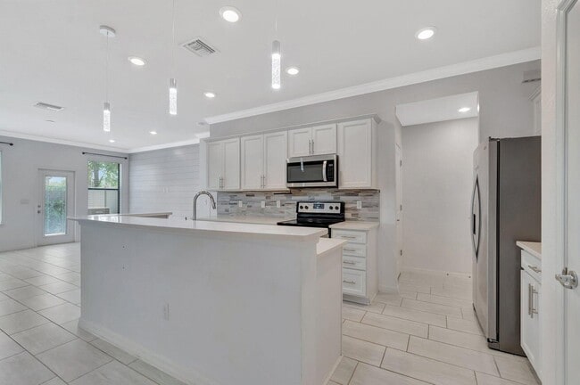 Building Photo - 2854 Bard St