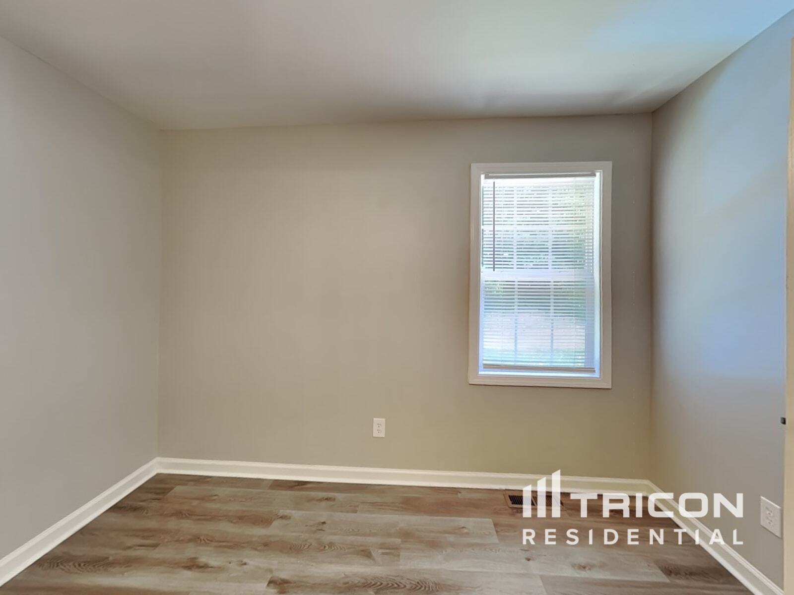 Building Photo - 868 Loch Lomond Cir
