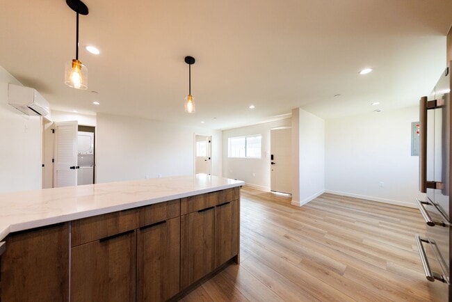 Building Photo - 5933 Comey Ave
