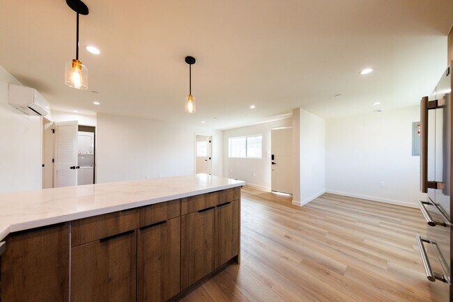 Building Photo - 5935 Comey Ave