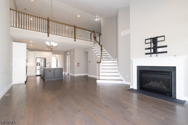 Building Photo - 76 Van Cleef Dr