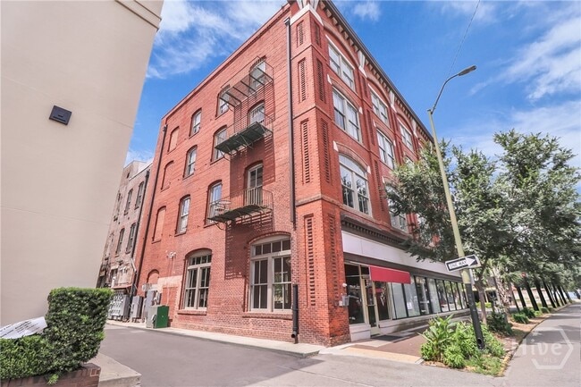 Primary Photo - 101 Barnard St