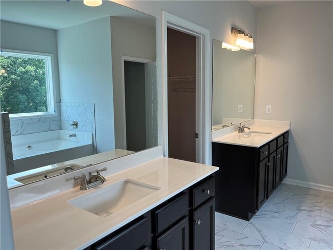 Building Photo - 5248 Fox Den Rd