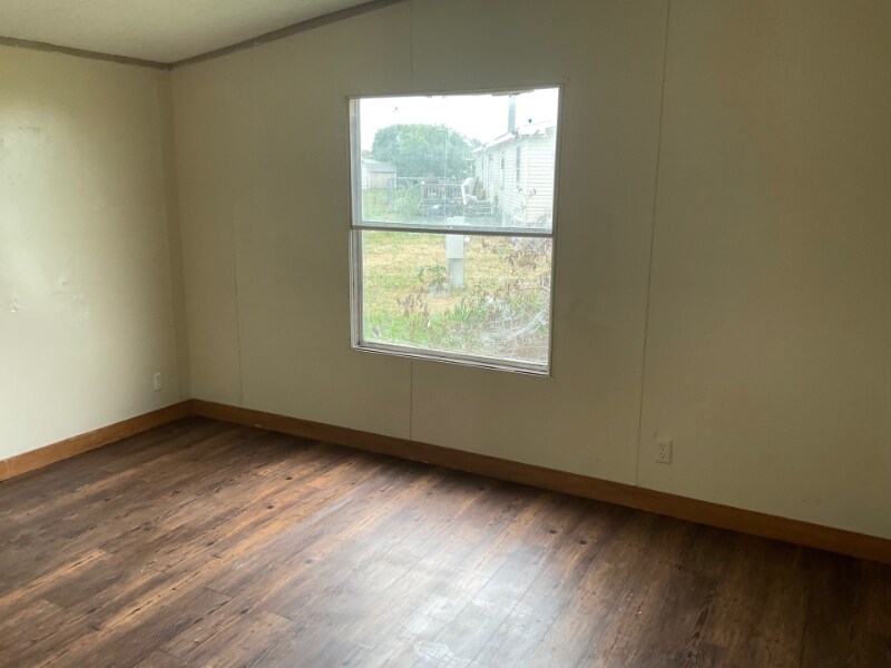 Building Photo - 104 Hillside Ct