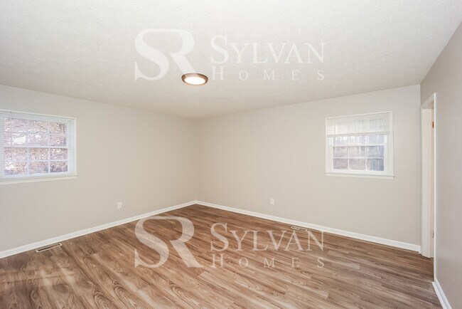 Building Photo - This charming 3BR, 2BA home is ready for you!