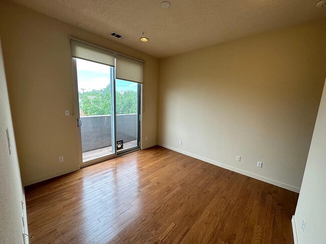 Building Photo - 873-895 Silver Ave SW