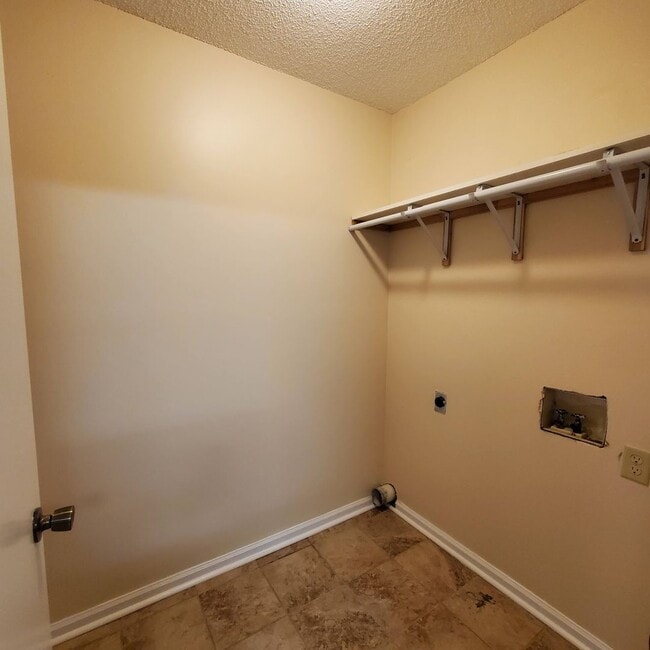 Building Photo - Modern Duplex Living in Georgia - 2Bed/2.5Bath with Convenient Amenities