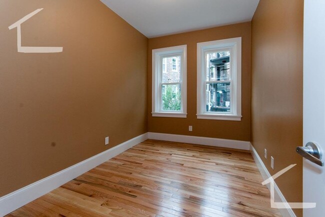 Building Photo - Unique Don't miss apartment