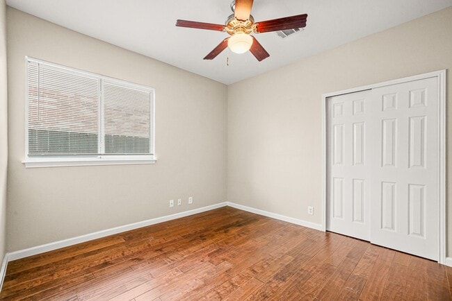 Building Photo - For Rent! Updated Single Story in Sonoma R...