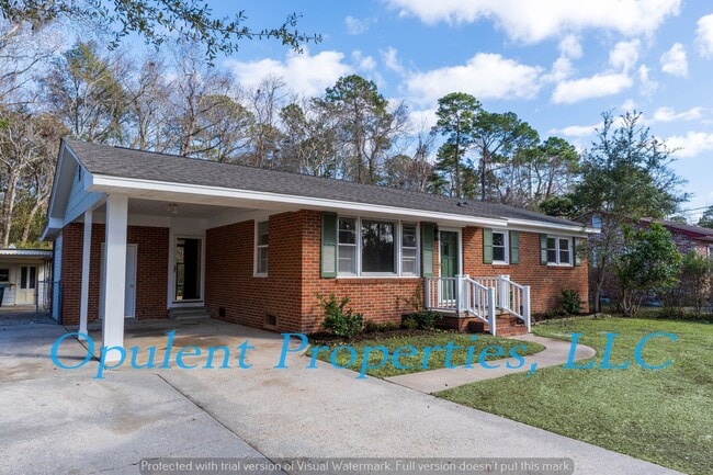 Building Photo - 834 Savage Rd