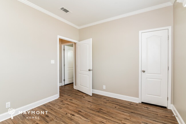 Building Photo - Stylish 3-Bedroom Home