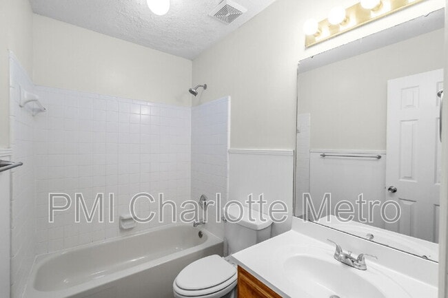 Building Photo - 10800 Whittersham Dr